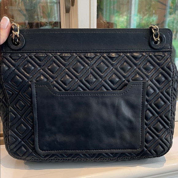 Gorgeous Tory Burch Navy Quilted Crossbody - Picture 4 of 8